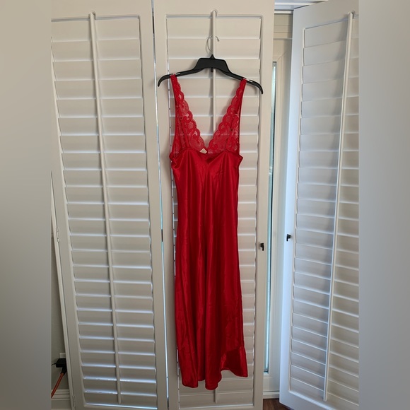 Victoria's Secret Red Lace Nightgown (Gold Label) - Picture 2 of 7